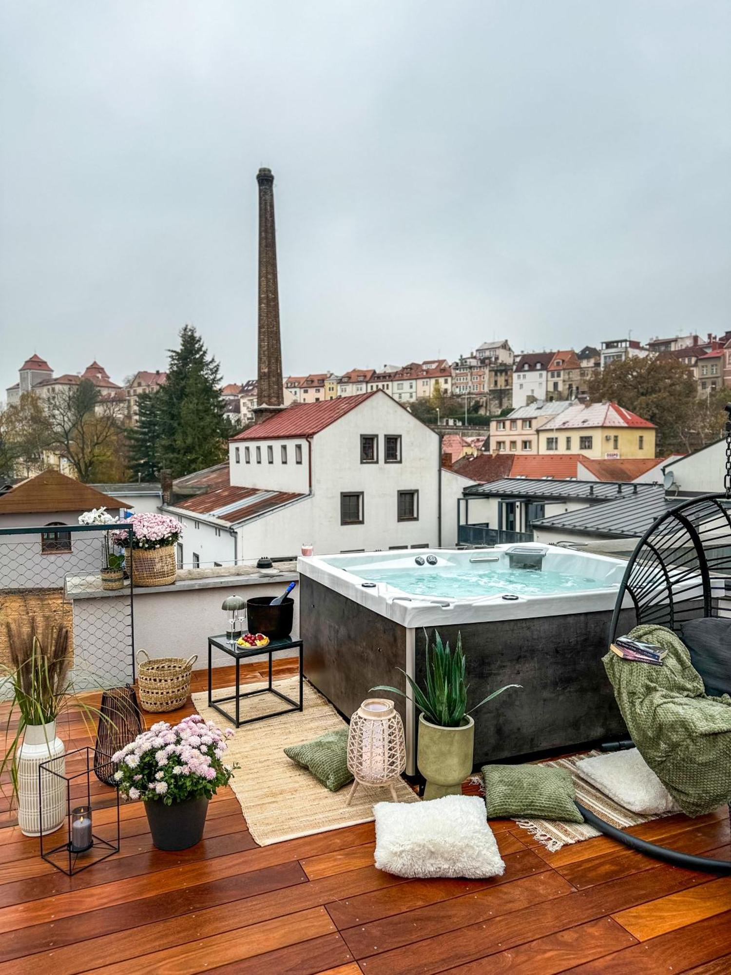 Aparthotel Na Klenici Mladá Boleslav Esterno foto