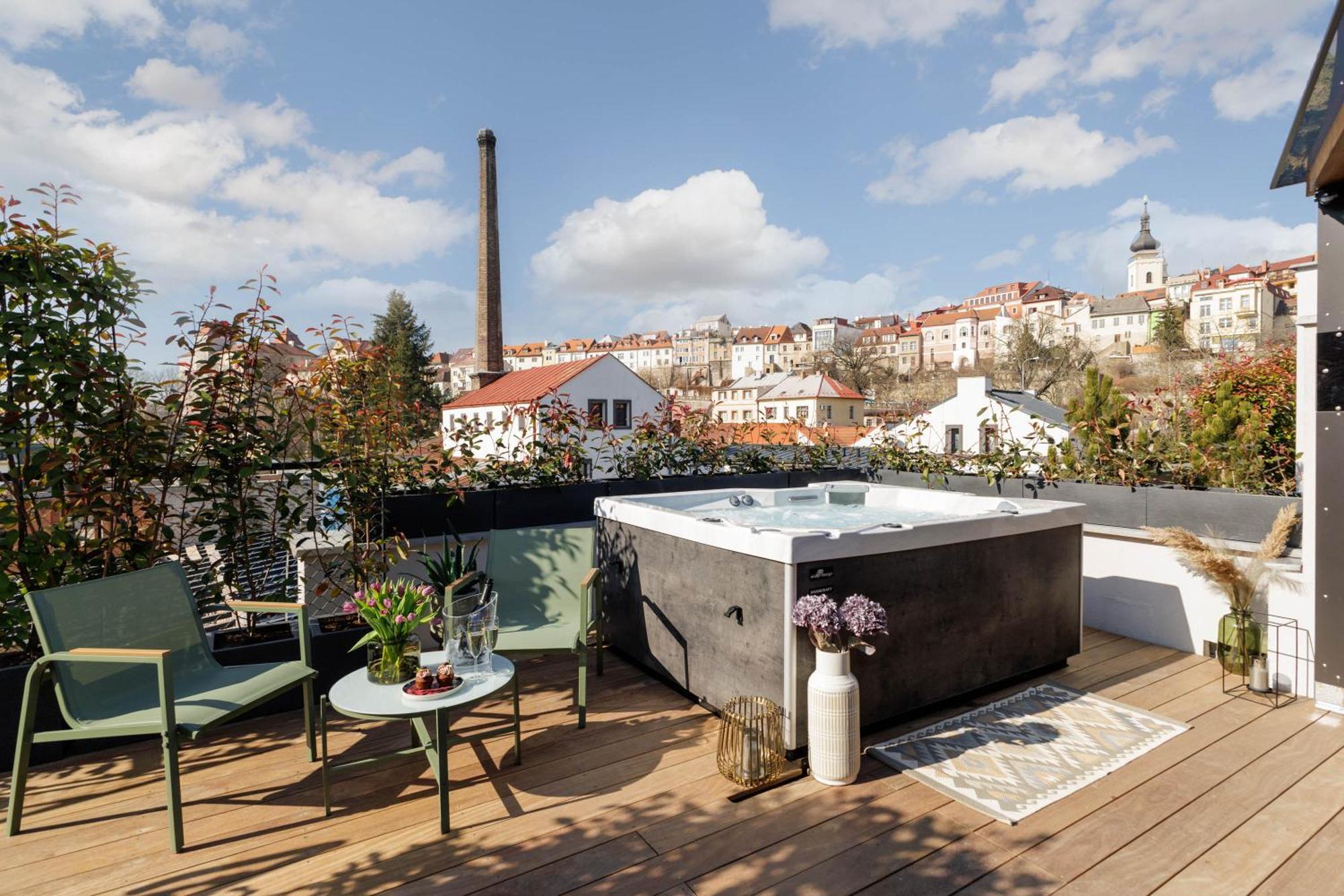 Aparthotel Na Klenici Mladá Boleslav Esterno foto